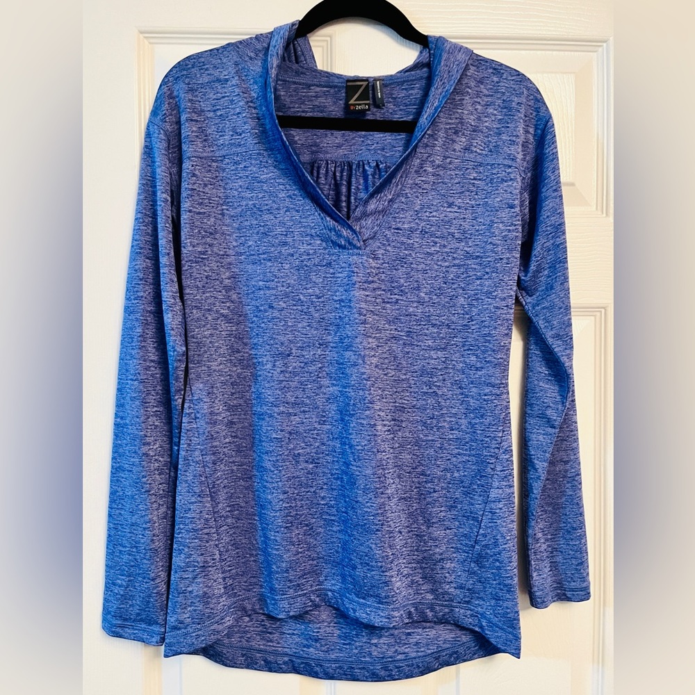 Z by Zelle long sleeve hooded athletic shirt. Small.